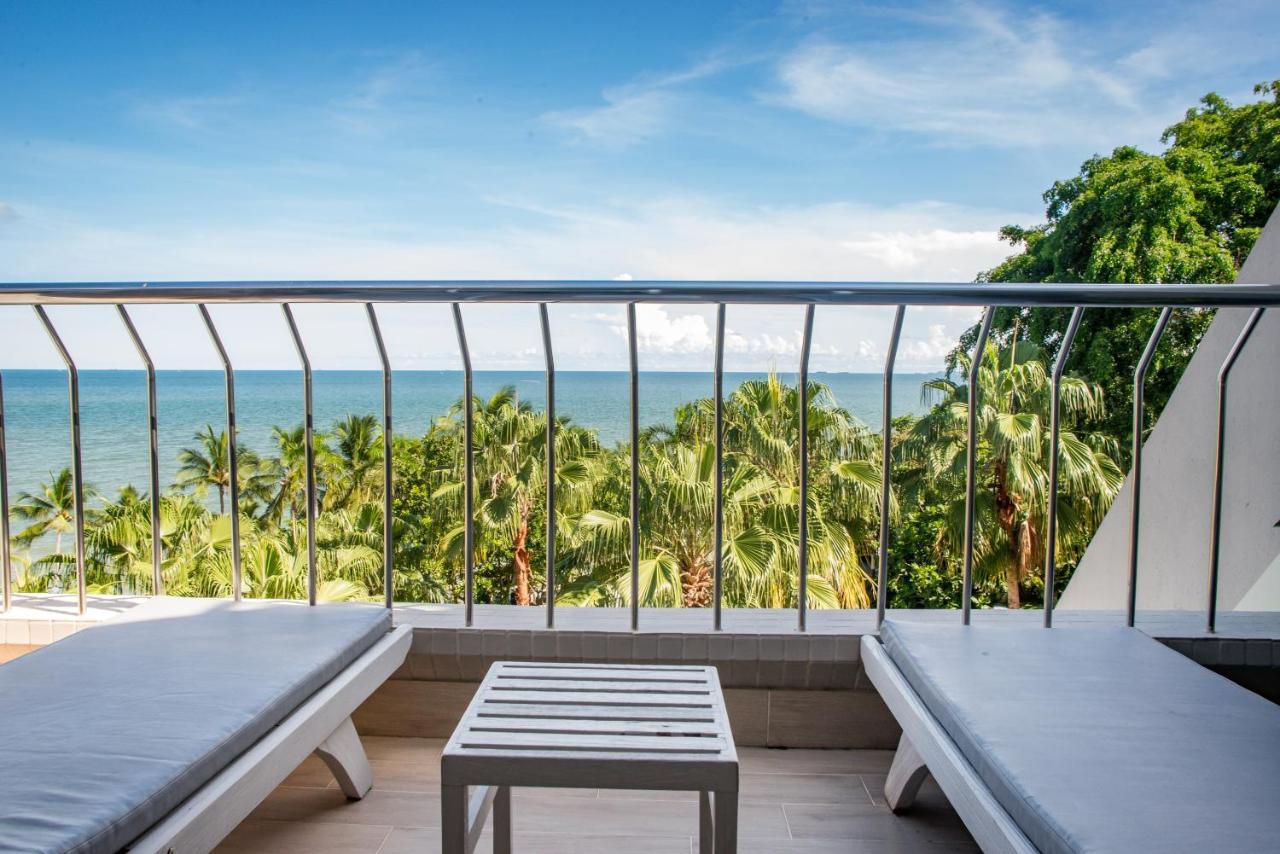 Royal Wing Suites & Spa Pattaya Exterior foto