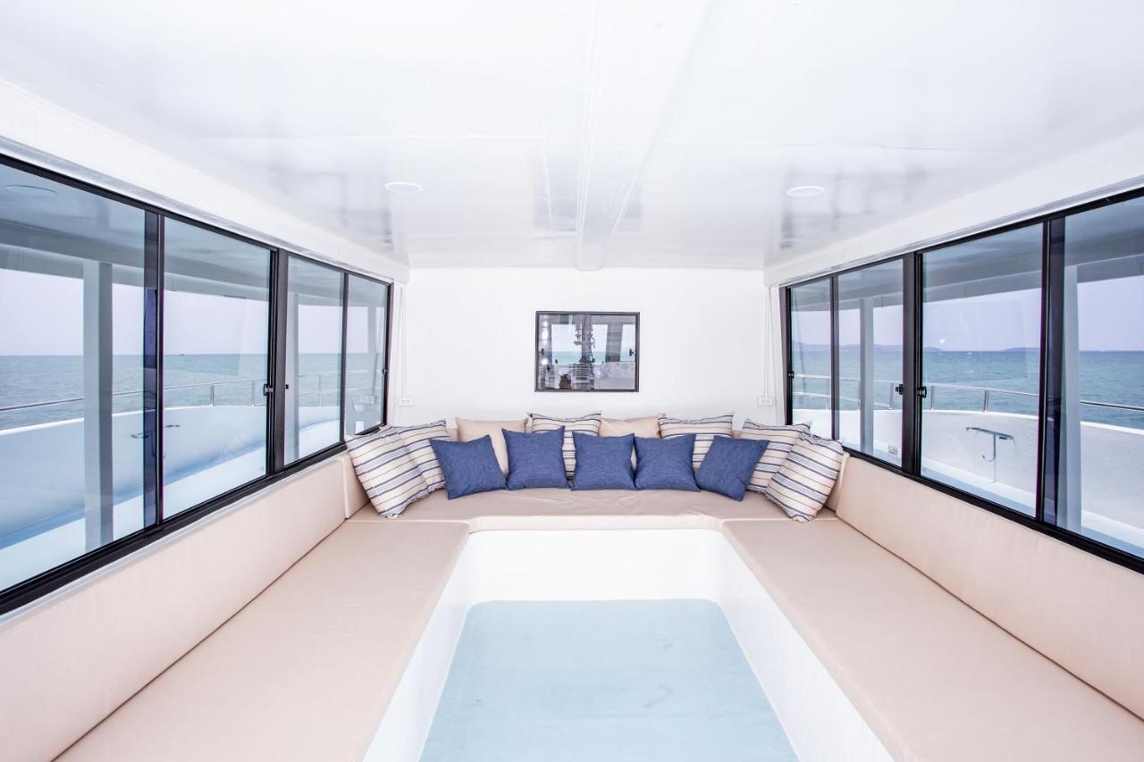 Royal Wing Suites & Spa Pattaya Exterior foto