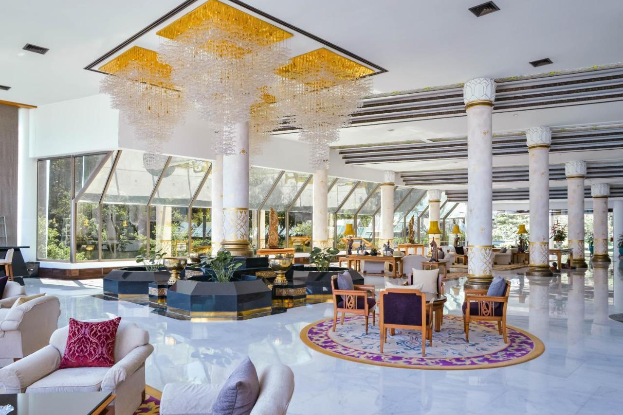 Royal Wing Suites & Spa Pattaya Exterior foto