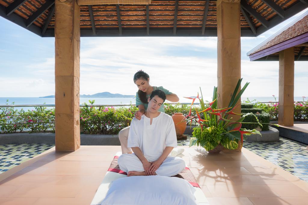 Royal Wing Suites & Spa Pattaya Exterior foto